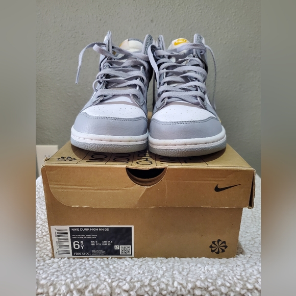 Nike Dunk Hi - Picture 2 of 4